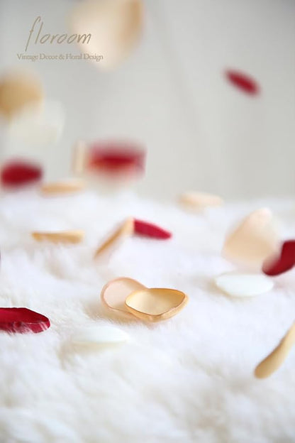 Floroom 300pcs Rose Petals Red Gold Faux Silk Flower Petals for Wedding Flower Girl Basket Aisle Scatter Cake Sweetheart Table Centerpieces Party Confetti Bridal Shower Romantic Night Decoration