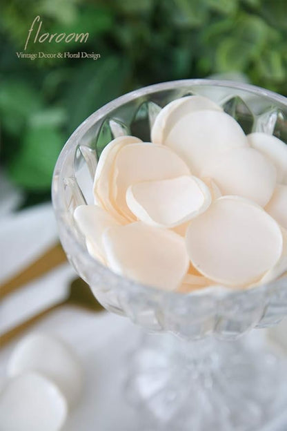 Floroom 300pcs Rose Petals Cream Faux Silk Flower Petals for Wedding Flower Girl Basket Aisle Scatter Dinner Table Centerpieces Party Confetti Bridal Shower Romantic Night Decoration