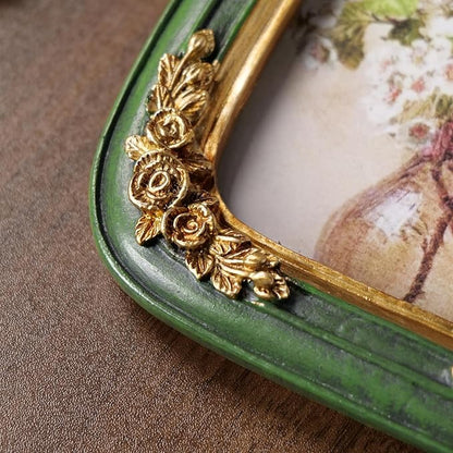 Cuspin Vintage 4x6 Picture Frame, Green and Gold Arch Frames, Ornate Floral Resin Photo Frame with Glass Front for Tabletop or Wall Display, Antique Decorative Frame for Home Decor or Gift