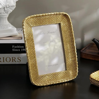 Cuspin 4x6 Picture Frame Vintage Gold Metal Rattan Textured Hand-Crafted Photo Frame with Glass Front, Antique Picture Frame for Tabletop Display & Wall Display, Retro Design Home Decor
