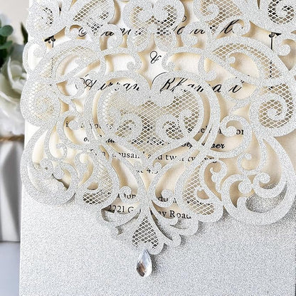 Hosmsua 5.12 x 7.3 Inch 50pcs Silver Laser Cut Lace Flora Wedding Invitation Cards with Rhinestone and Envelopes Customized Printed Invitations for Bridal Shower Quinceañera Wedding Invite